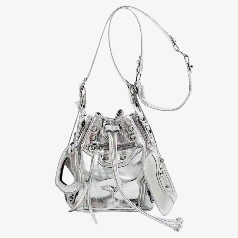 Pink Rivet Pleather Bucket Bag w/Shoulder Strap, Pouch, & ❤️ Shaped Mirror, NWOT - Picture 9 of 9